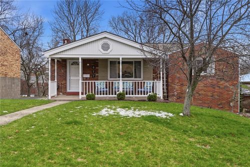 677 Doris Dr, Pittsburgh, PA, 15243-1621 | Card Image