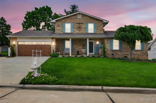 1422 Cobblestone Dr, Saint Charles, MO, 63304-6812 | Card Image