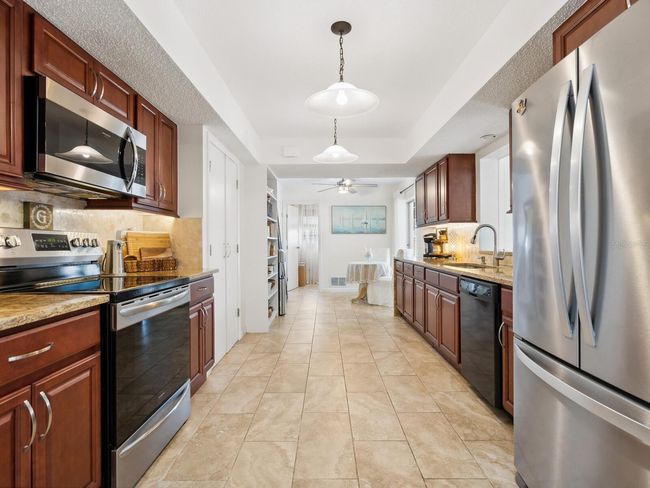 7460 Dickens Dr, House other with 3 bedrooms, 2 bathrooms and null parking in SARASOTA FL | Image 12