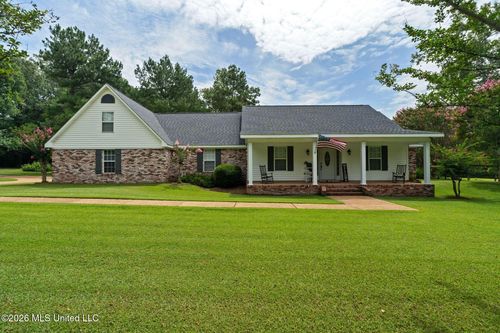 768 Lake Blvd, Vicksburg, MS, 39180-9022 | Card Image
