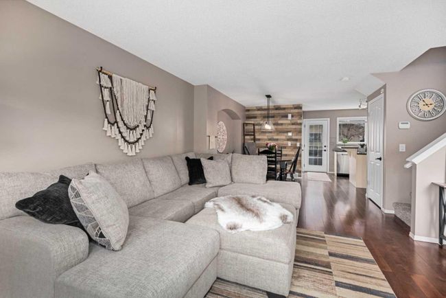 257 Cramond Close Se, Home with 4 bedrooms, 1 bathrooms and 2 parking in Calgary AB | Image 6