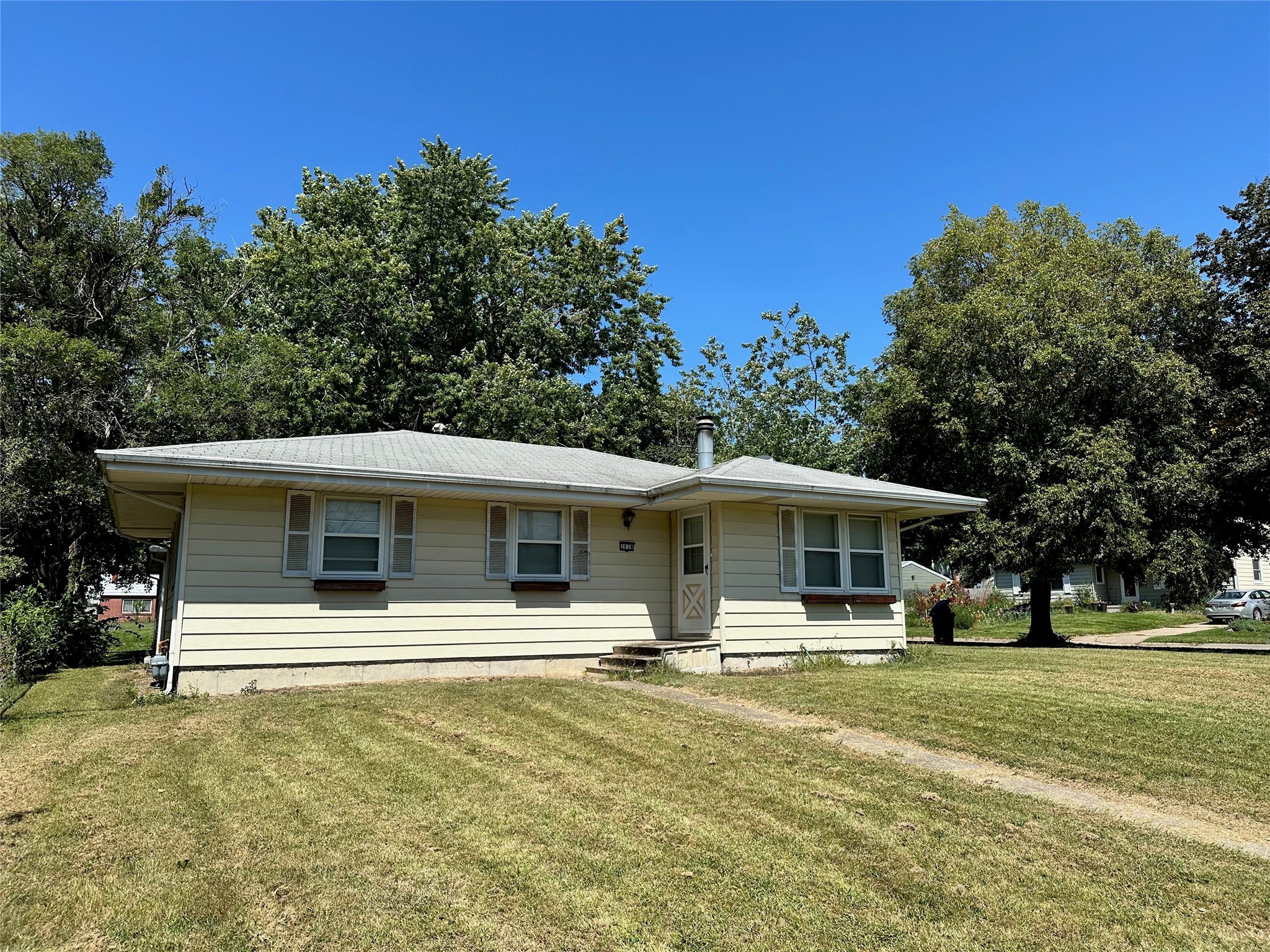 Glen Ellen Dr, Des Moines, IA 50317