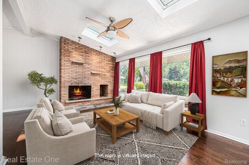 60610 Sue St, South Lyon, MI, 48178-1626 | Card Image