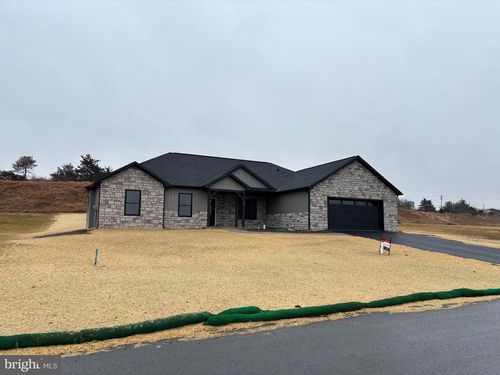 194 Meadowcreek Dr N, CHAMBERSBURG, PA, 17202-8607 | Card Image