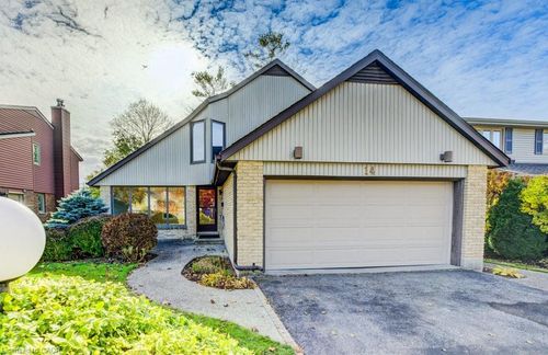 14 Broadview Crt, Kitchener, ON, N2A2X8 | Card Image