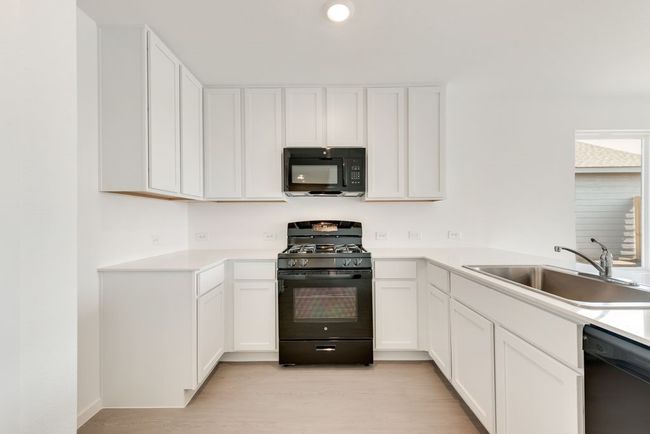 2045 Welsh Ln, House other with 3 bedrooms, 2 bathrooms and null parking in Aubrey TX | Image 4