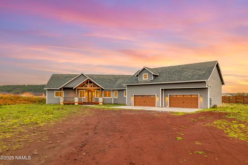 7497 W Dreamview Trl, Flagstaff, AZ, 86001-8052 | Card Image