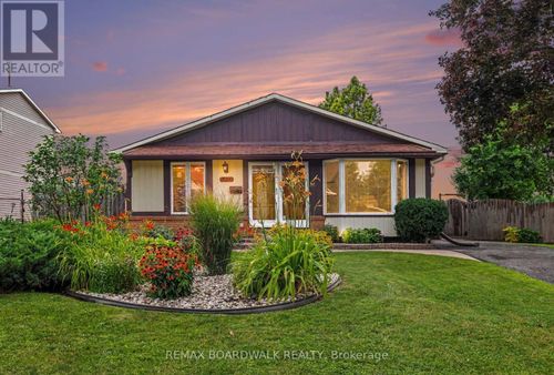 329 Pintail Terr, Orleans, ON, K1E1Z9 | Card Image