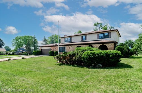 4280 Snoal Ln, Shelby Township, MI, 48316-1451 | Card Image