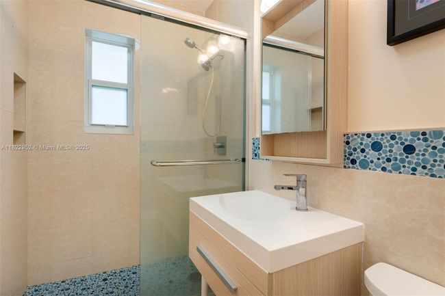 12525 Sw 72 Nd Ave, House other with 5 bedrooms, 4 bathrooms and null parking in Pinecrest FL | Image 6