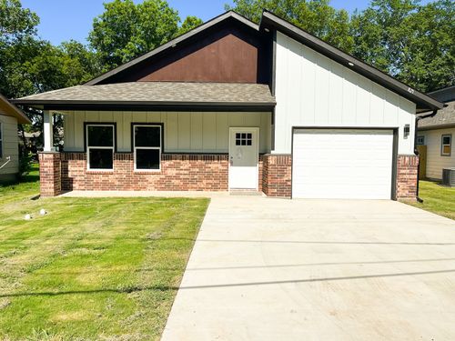 821 Edgar St, Greenville, TX, 75401-2422 | Card Image
