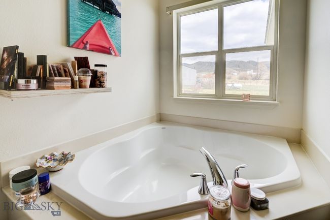 4 Elk Hills Rd, House other with 3 bedrooms, 2 bathrooms and null parking in Sheridan MT | Image 31