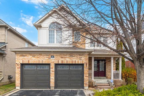 4 Fawcett Ave, Whitby, ON, L1R3A1 | Card Image