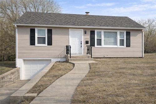 4043 Monroe Ave, Kansas City, MO, 64130-1517 | Card Image