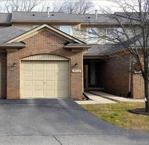 9026 Newport Way, Livonia, MI, 48150-4170 | Card Image