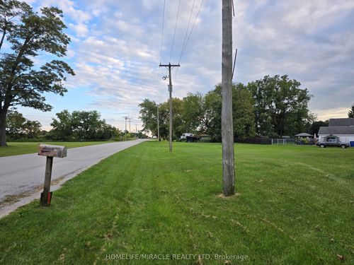 000 Oak St W, Bothwell, ON, N0P1C0 | Card Image