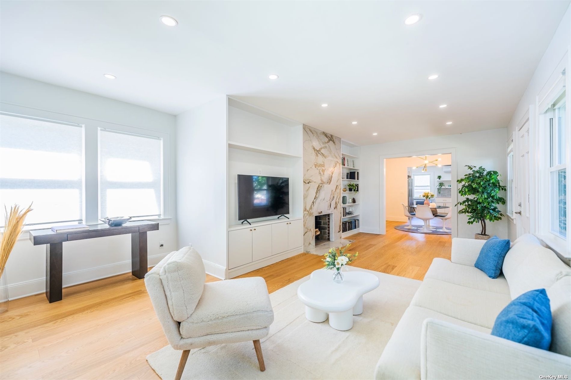 Poplar St, Floral Park, NY 11001