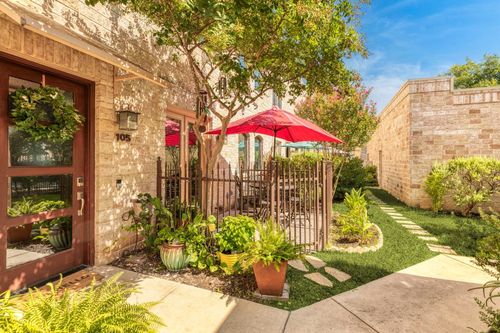 apt-105-1202 S Flores St, San Antonio, TX, 78204-1647 | Card Image