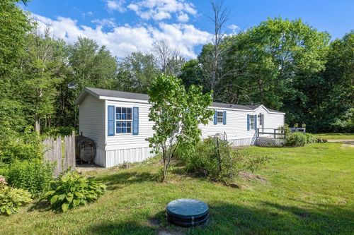 135 Mountain View Road, Deerfield, NH, 03037 | Card Image