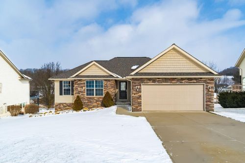 992 Country Club Dr, Howard, OH, 43028-9121 | Card Image