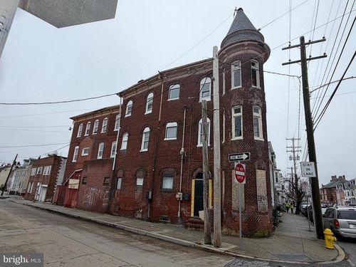 696 E Philadelphia Street, YORK, PA, 17403 | Card Image