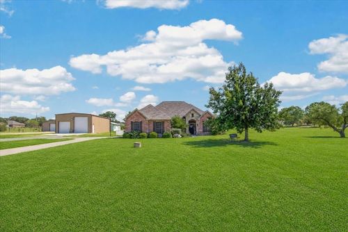 152 Savannah Dr, Brock, TX, 76087-4063 | Card Image
