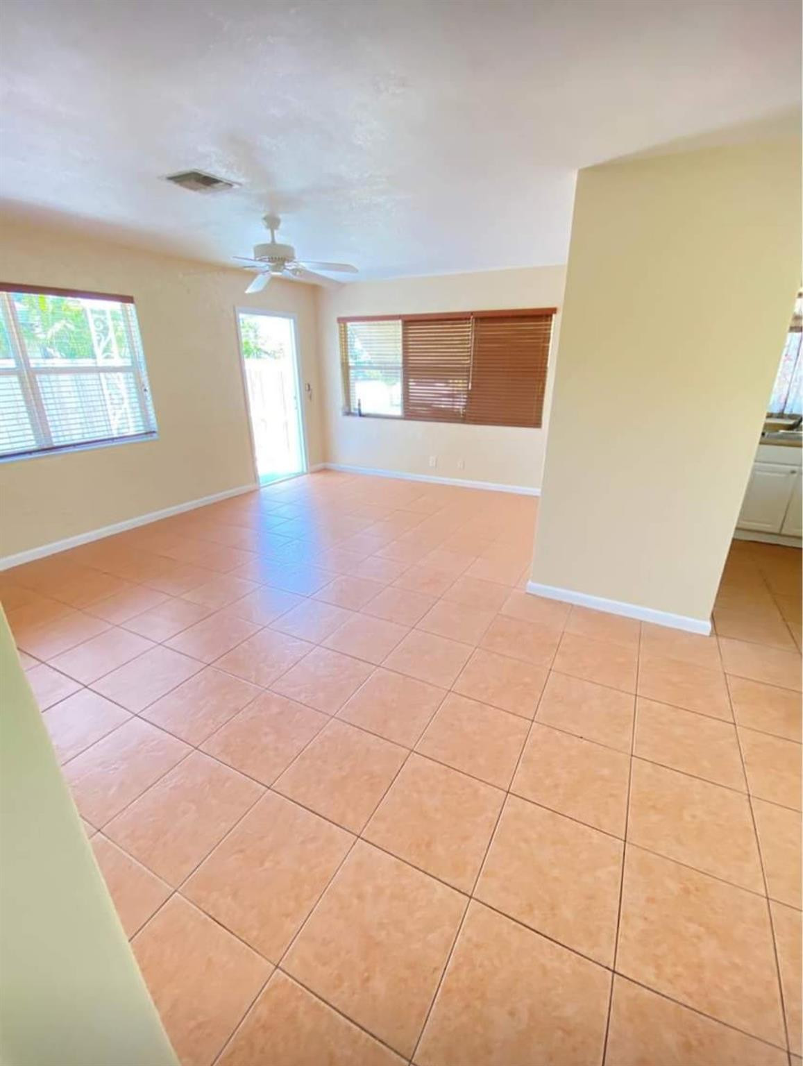 Residential Lease in Pompano Beach 3