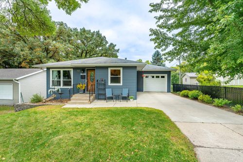717 W Beech Ave, Fergus Falls, MN, 56537-1126 | Card Image