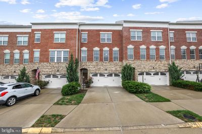 23197 Tradewind Drive, Townhouse with 4 bedrooms, 3 bathrooms and null parking in BRAMBLETON VA | Image 2