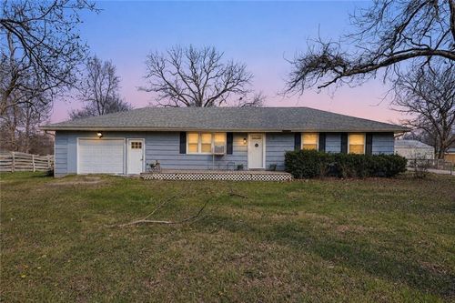 529 N 5th St, Lacygne, KS, 66040-4110 | Card Image