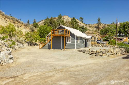 325 E Highland Ave, Chelan, WA, 98816 | Card Image