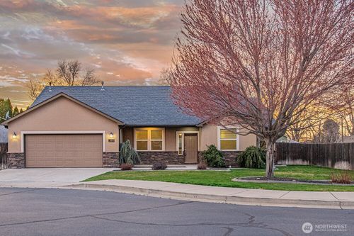 2404 John Ct, Walla Walla, WA, 99362-7718 | Card Image