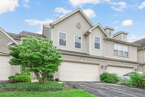 2623 Cobblestone Dr, Crystal Lake, IL, 60012-2606 | Card Image