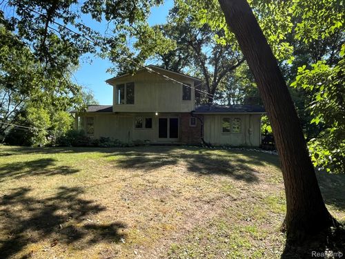 430 Sunset, White Lake, MI, 48383-2877 | Card Image