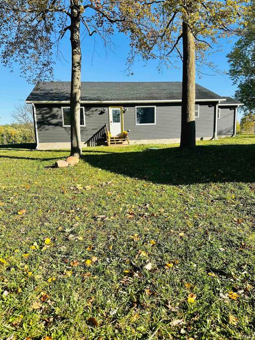 1062 N Mill St, New Castle, IN, 47362-9168 | Card Image