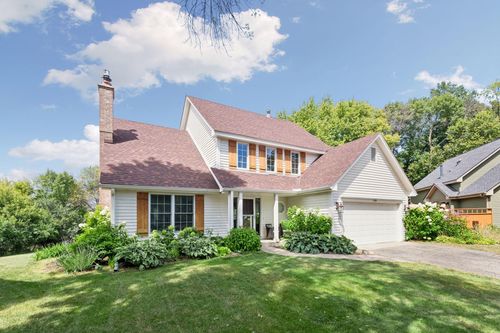 180 Cascade Ct, Chanhassen, MN, 55317-9472 | Card Image