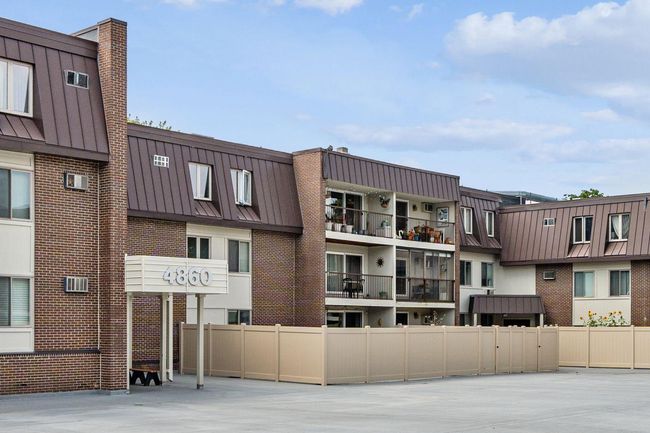 01_Exterior.jpg | Image 18