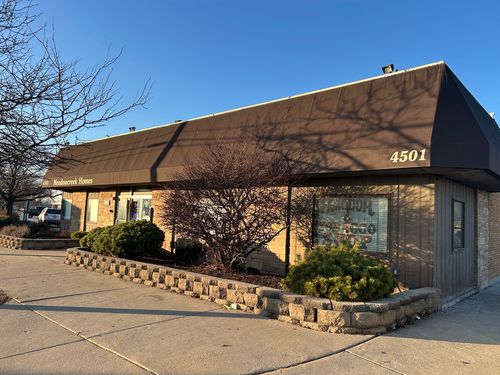 4503 W Lake St, Melrose Park, IL, 60160-2744 | Card Image