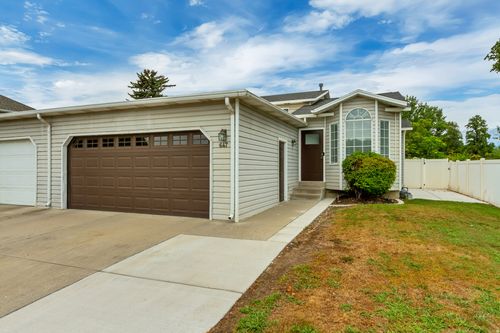 647 E 100 N, American Fork, UT, 84003-2111 | Card Image