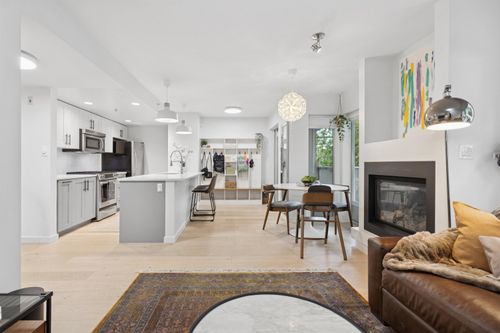 th4-1288 Chesterfield Ave, North Vancouver, BC, V7M0B1 | Card Image