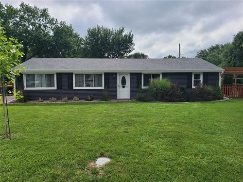 8105 N Summit St, Kansas City, MO, 64118-1155 | Card Image