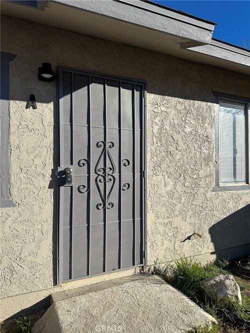 16601 Willow St, Hesperia, CA, 92345-4714 | Card Image