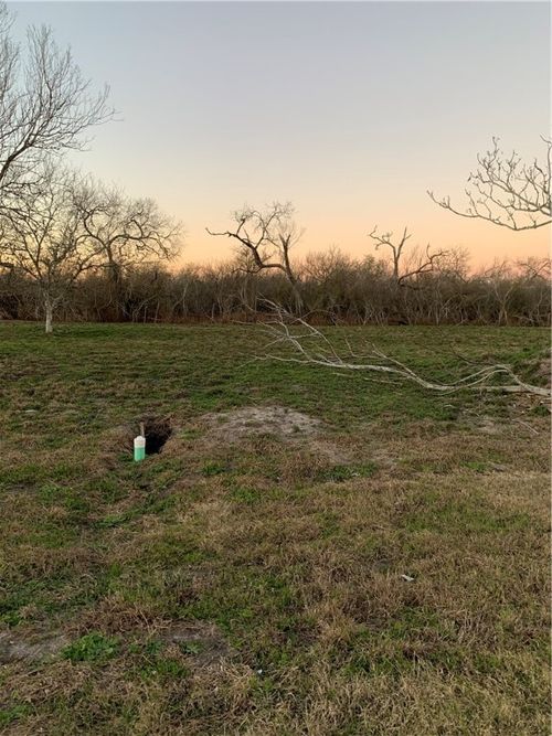 211 E St Marys St, Skidmore, TX, 78389 | Card Image