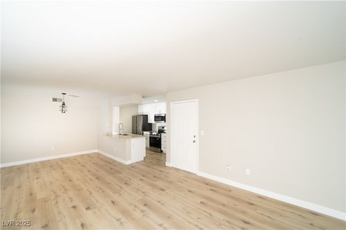 1057-8101 W Flamingo Rd, Las Vegas, NV, 89147-7408 | Card Image