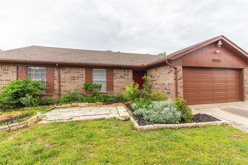 6006 Cool Springs Drive, Arlington, TX, 76001 | Card Image