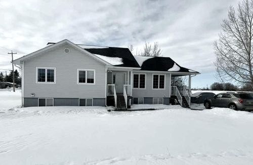 55 Bousfield Avenue, Mclennan, AB, T0H2L0 | Card Image