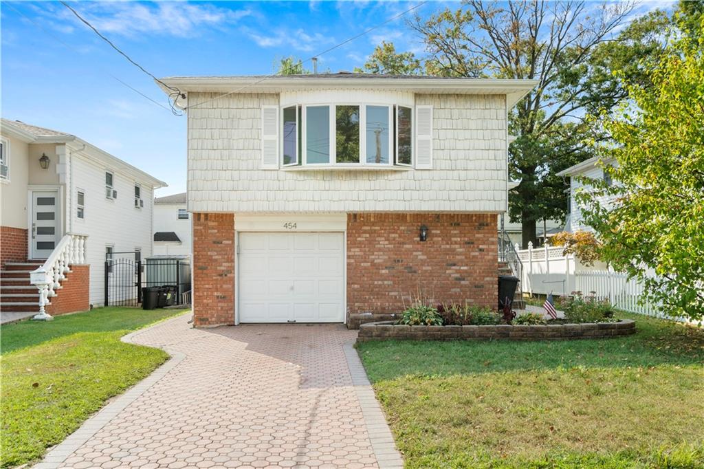Genesee Ave, Staten Island, NY 10312