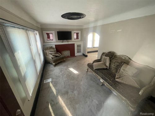 13605 Tacoma St, Detroit, MI, 48205-1991 | Card Image