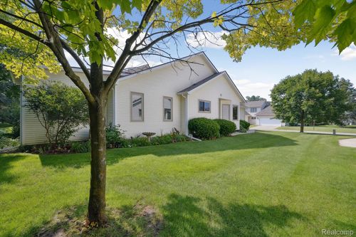 9452 Linda Dr, Davison, MI, 48423-1797 | Card Image