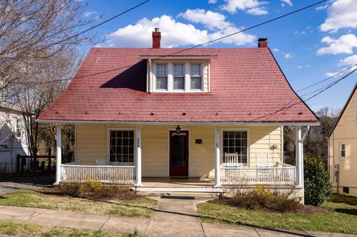 224 Church St N, Woodstock, VA, 22664 | Card Image